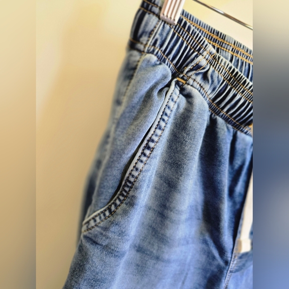 NWT! Gap Factory, High Rise Pull-On Baggy Sweatpant Jeans, Medium Wash, Size S - Picture 7 of 8